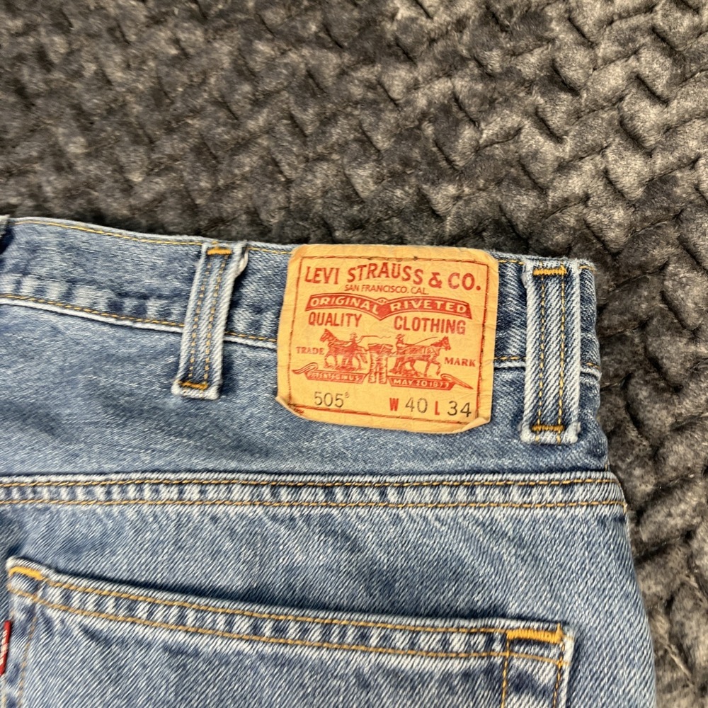 Levi's 505 Mens 40x34 Blue Regular Fit Straight Leg Denim Jeans Medium Wash Y2K - Picture 10 of 11